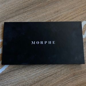 MORPHE 18T eyeshadow palette